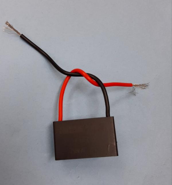 CAPACITOR  ARRANQUE VENTILADOR 4uF 2 LINEAS / 1140127