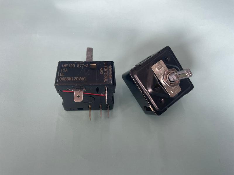 SWITCH TERMICO 110V / 15AMP / CON ROSCA ESPIGA LARGA NEGRO