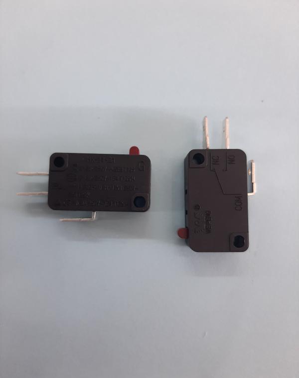 MICROSWITCH DE ARROCERA BLACK + DECKER  3 TERMINALES SOFRITO 20A