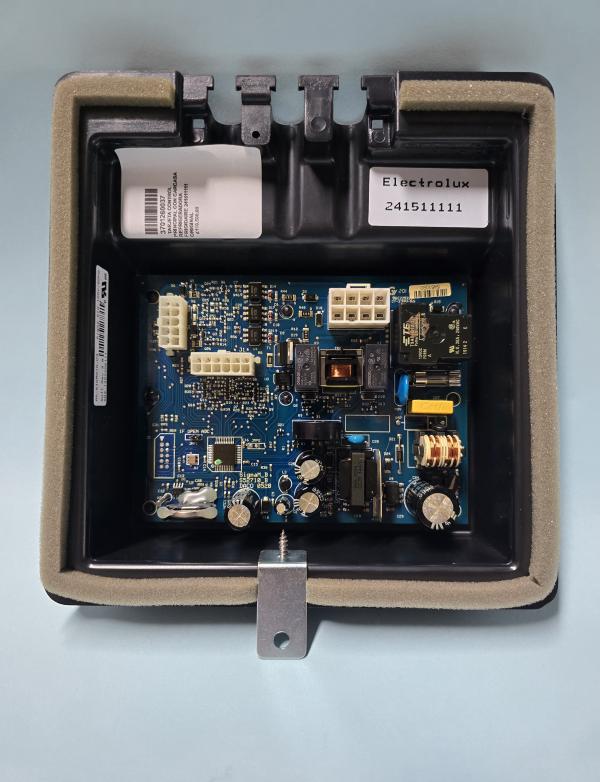 TARJETA CONTROL PRINCIPAL CON CARCASA REFRIGERADORA FRIGIDAIRE 241511111 ORIGINAL