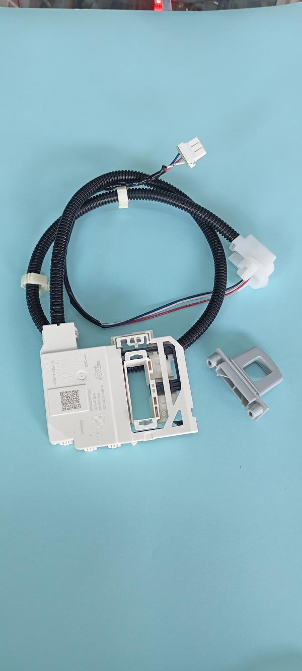 SWITCH PUERTA LAVADORA GE WH08X37937 ORIGINAL