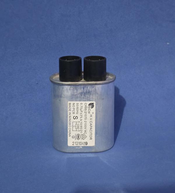 CAPACITOR PARA MICROONDAS 0.70 uF / 2100V