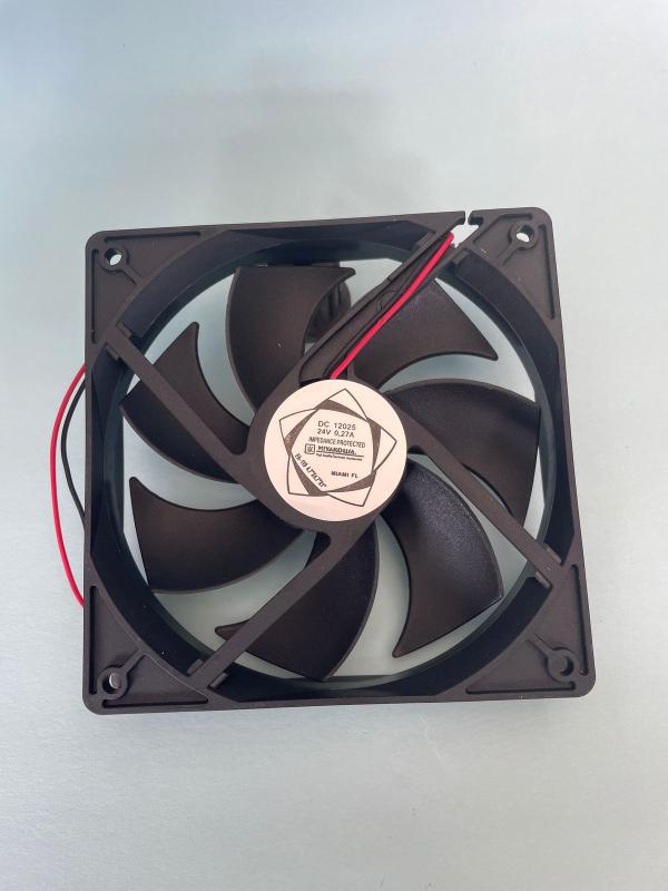 VENTILADOR SAMSUNG CUADRADO 12X12X2.5CM / 24V / ASPAS PLATICAS 1091315 / FA-119