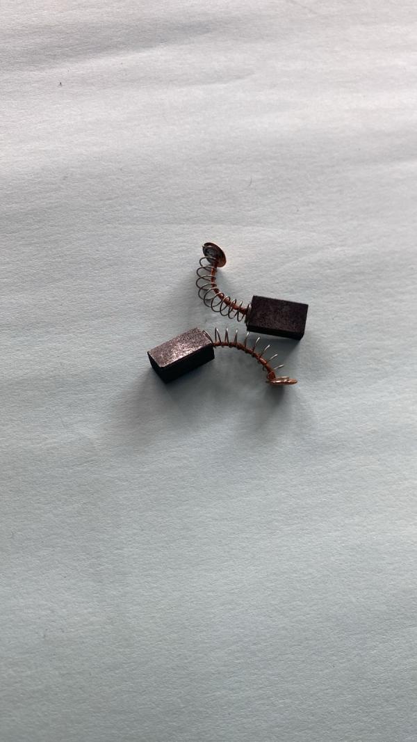 CARBON LIJADORA  / PULIDORA BLACK + DECKER / MAKITA CA262